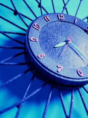 Artistic metal sunburst wall clock design